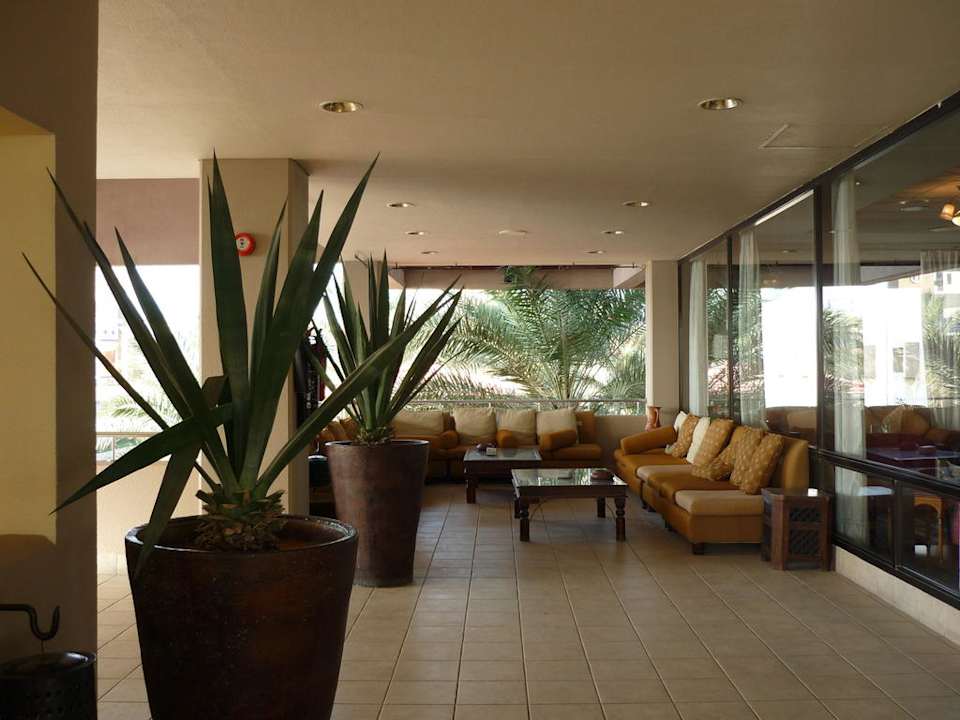 Lobby Hilton Garden Inn Ras Al Khaimah