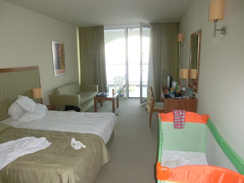 Zimmer mit Kinderbett Sol Luna Bay