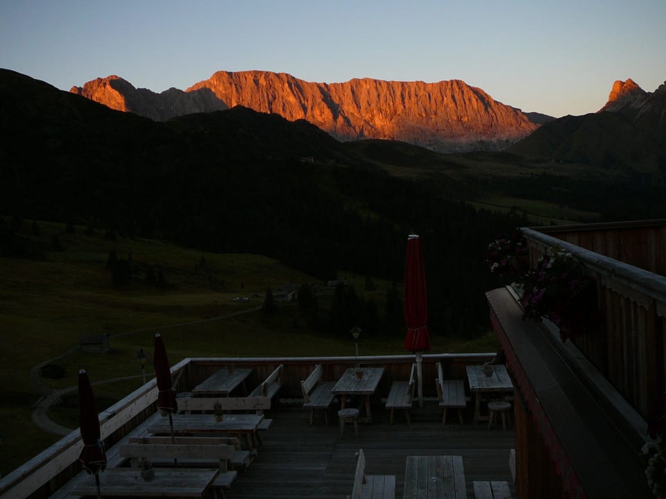 Vom Zimmer aus über die Terrasse Berghaus Zallinger