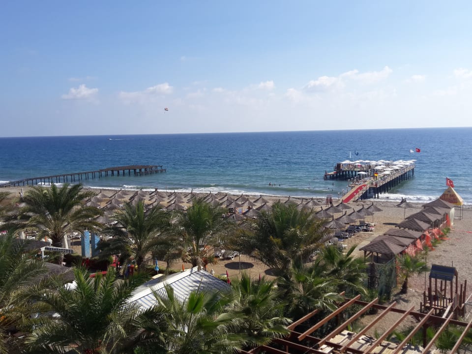 Strand Quattro Beach Spa & Resort