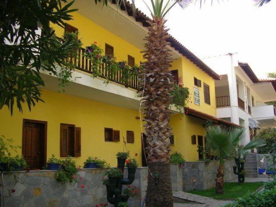 Aussenaufnahme Haus des Gartens / Pension Nikos