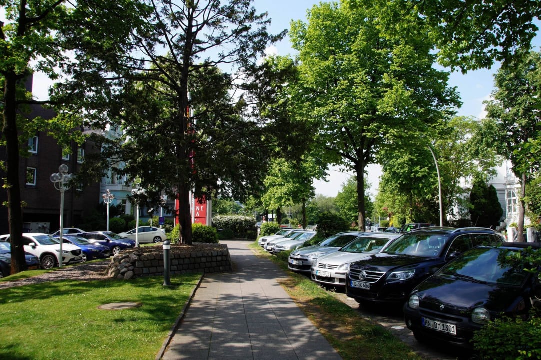Blick nach Aussen, von der Aussenterasse Crowne Plaza ® Hamburg - City Alster