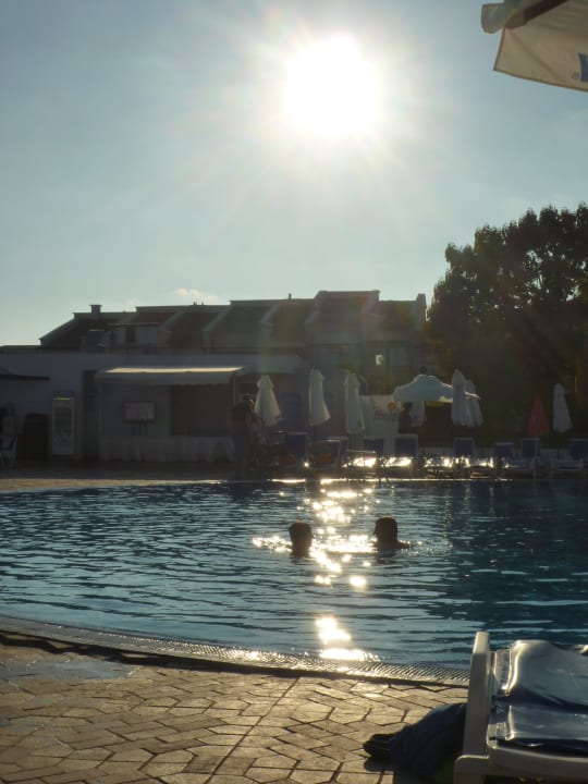 Am Abend! Hotel Sineva Beach