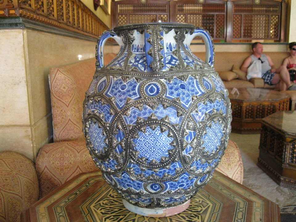 Одна из вазглавного холла Pickalbatros Alf Leila Wa Leila Resort - Neverland Hurghada