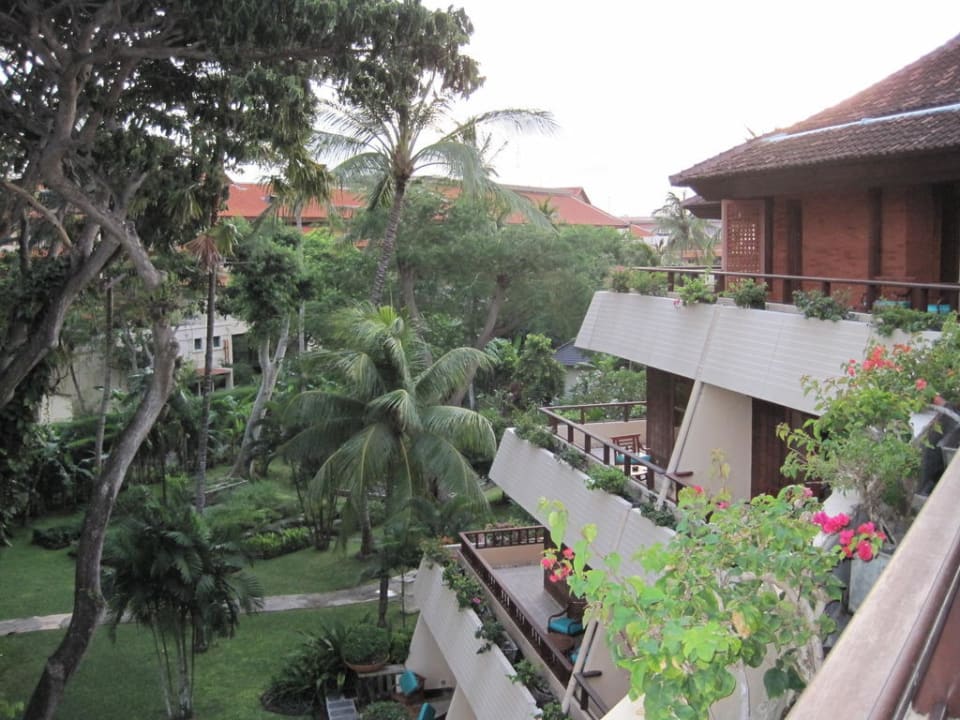 Blick in den Garten Nusa Dua Beach Hotel & Spa