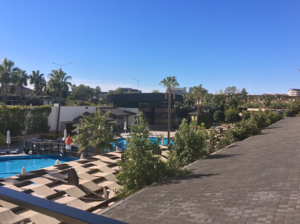 Pool Mary Hotel Side