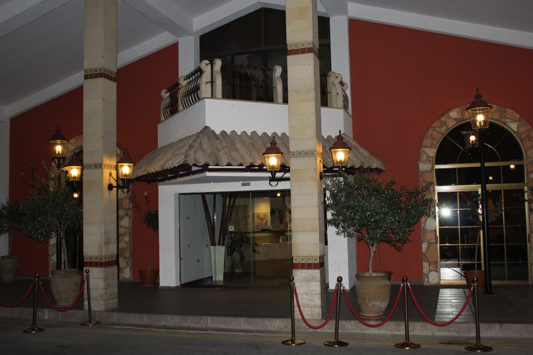 Hoteleingang Atlantica Aeneas Resort