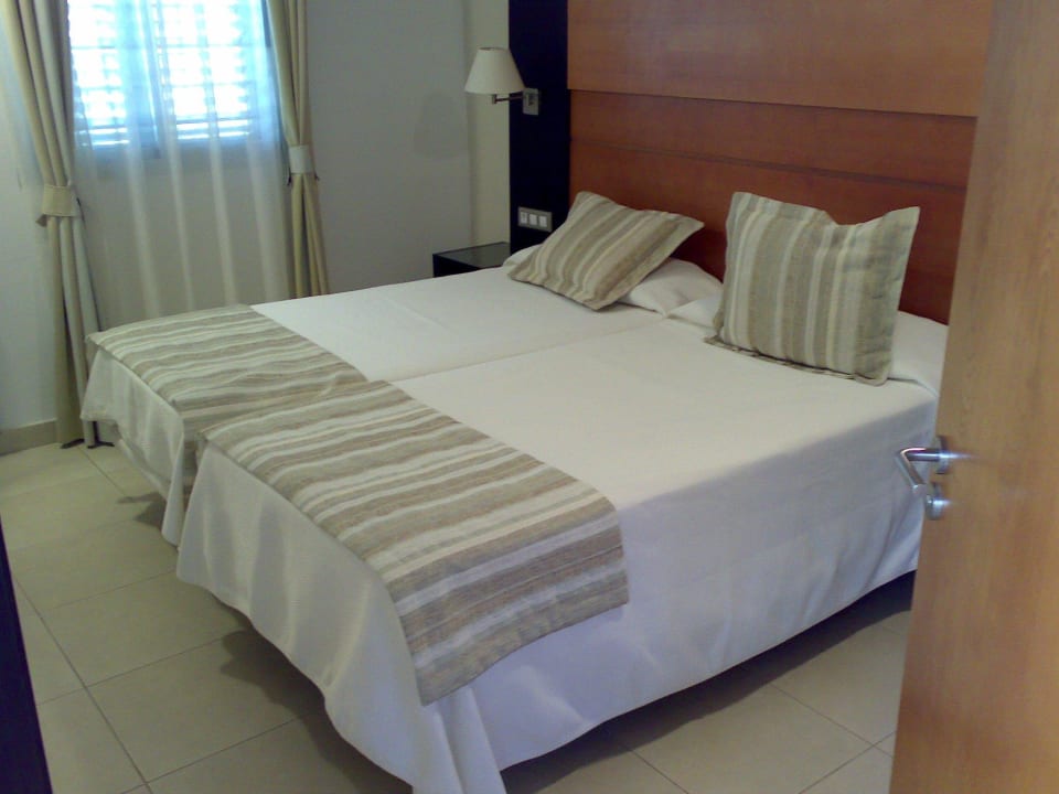 Doppelbett HL Miraflor Suites Hotel