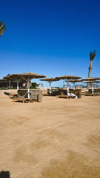 Strand True Beach Resort