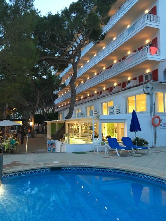 Außenansicht Universal Hotel Laguna