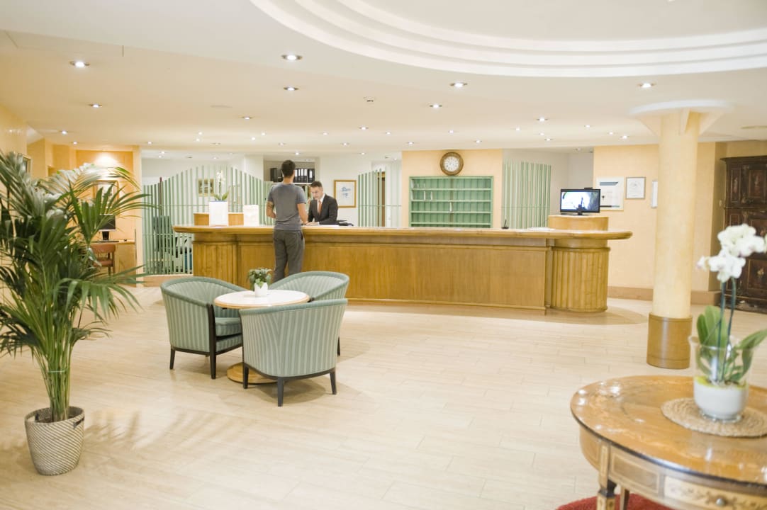 Rezeption  Hotel Silberhorn