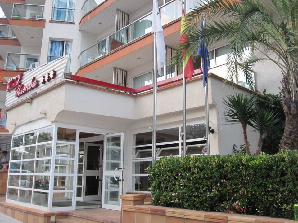 Entrada del hotel Hotel Clumba