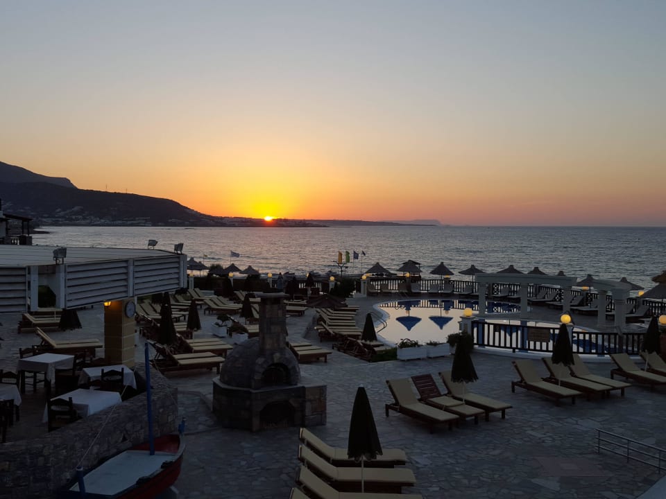 Ausblick von der Aussenterrasse Restaurant Alexander Beach Hotel & Village Resort