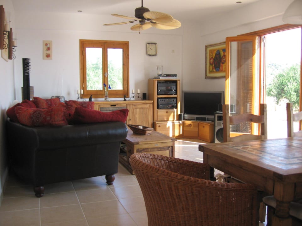 Das Wohnzimmer von villa-lenasia.de Villa Lenasia