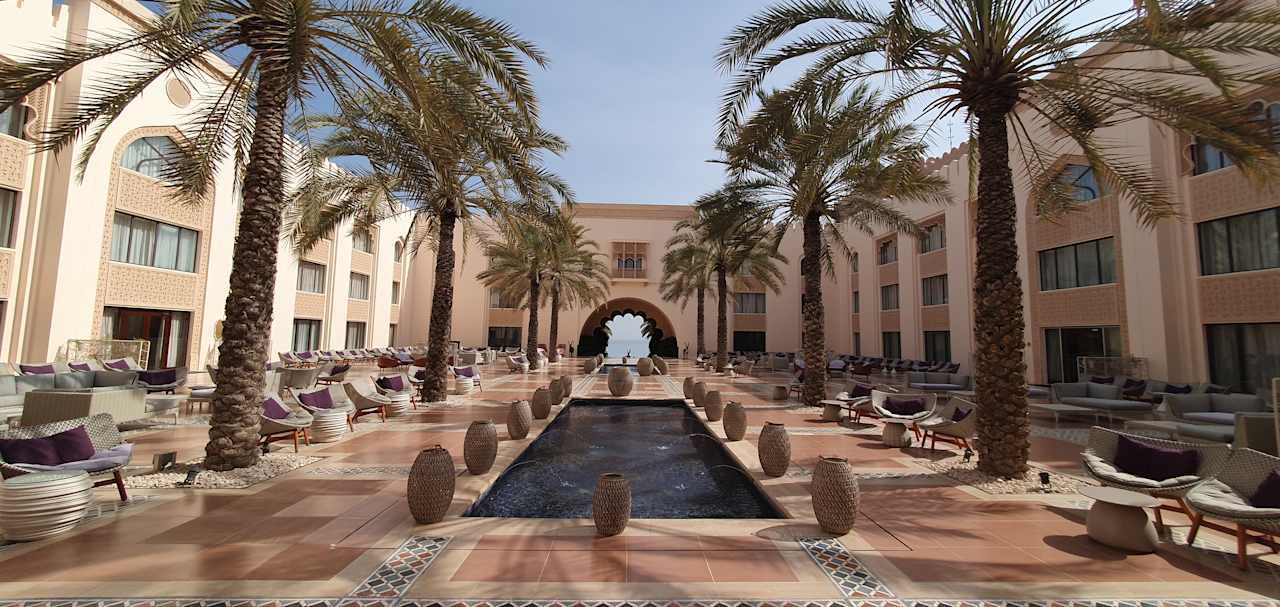 Gastro Shangri-La Al Husn Resort & Spa