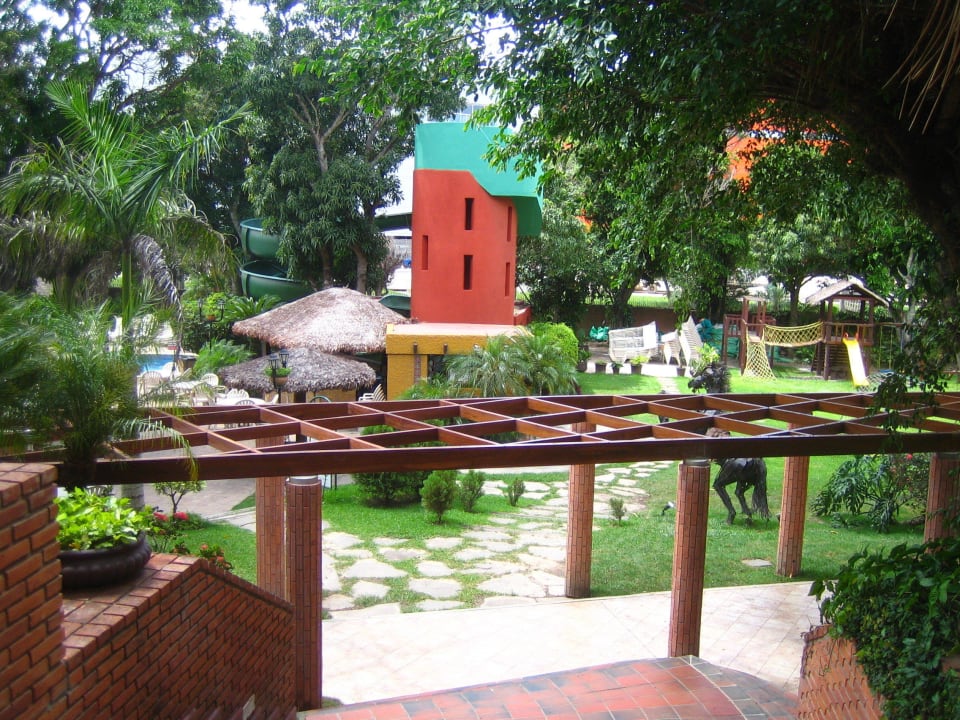 Garten uund Poolbereich Hotel Camino Real