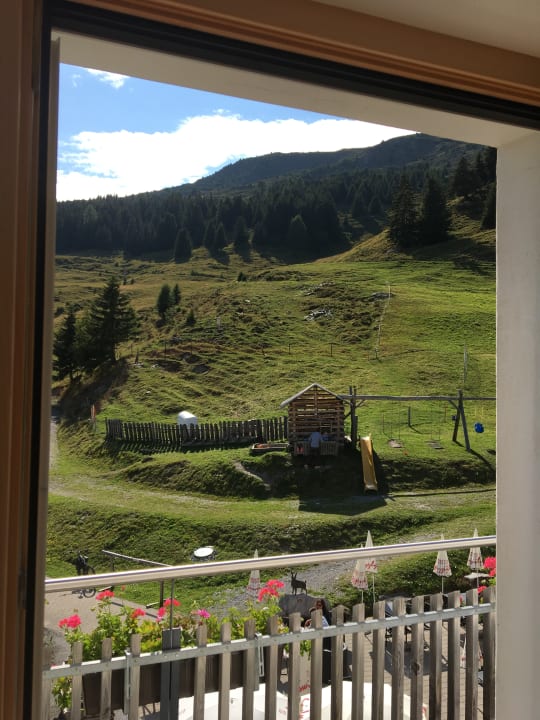 Ausblick Berghotel Tgantieni
