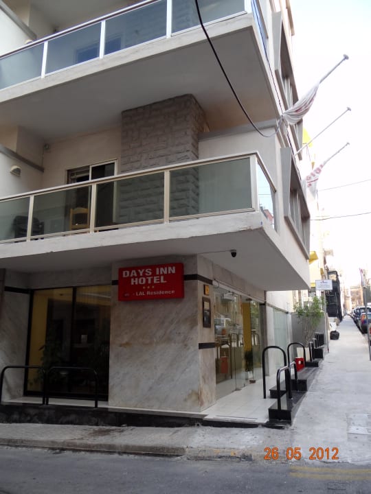 Außenansicht Days Inn Hotel & Residence