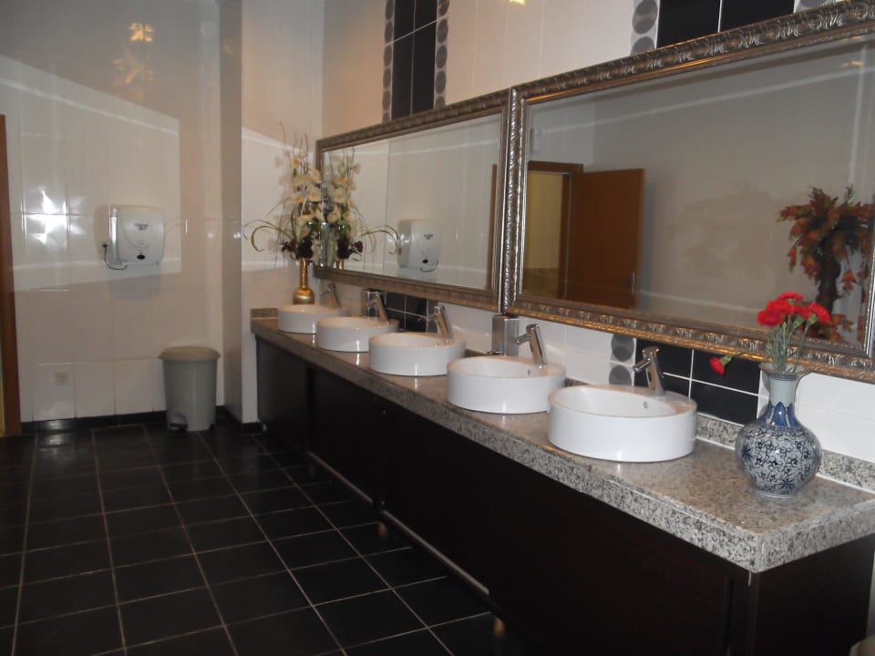 Toilettenanlage im Hotel  Cenger Beach Resort & Spa
