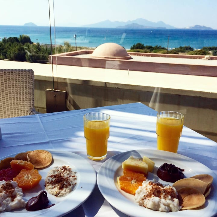 Frühstück mit Meerblick Atlantica Belvedere Resort