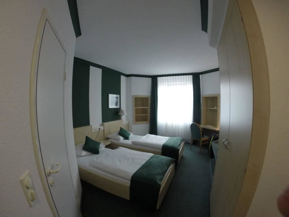 Geräumiges Zimmer Hotel Kaiserin Augusta
