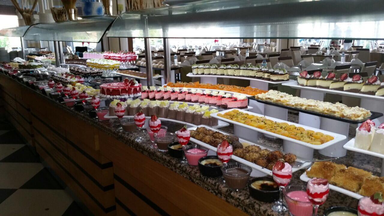 Kuchen  Cenger Beach Resort & Spa