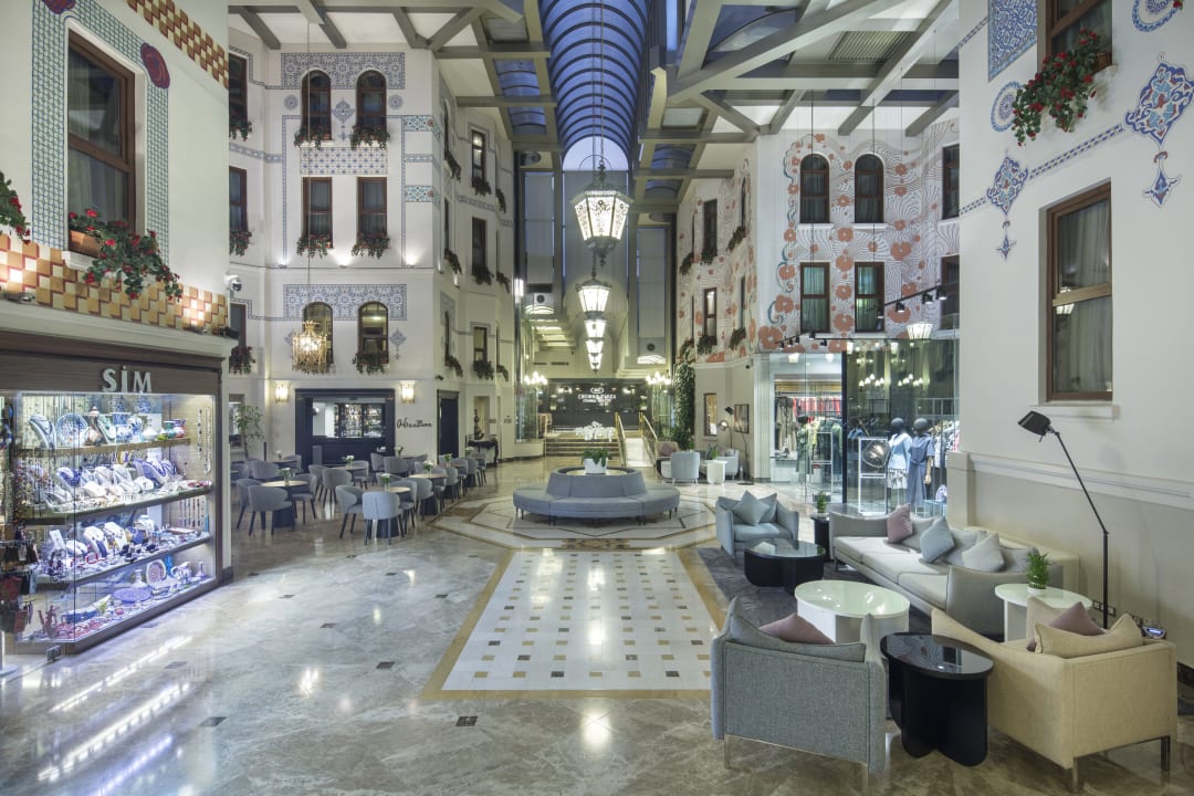 Lobby Crowne Plaza Istanbul - Old City by IH