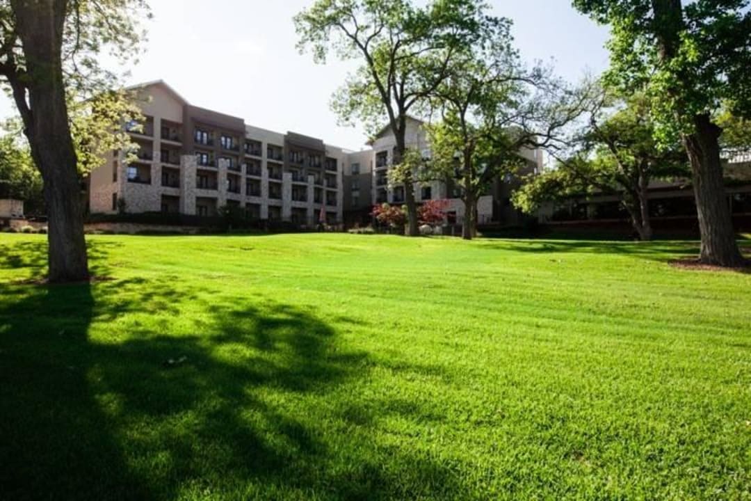 Backyard Hotel Courtyard New Braunfels River Village