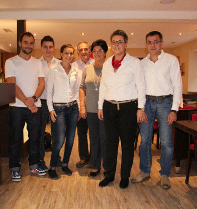 Familie Münch freut sich auf Sie! Landgasthof Adler