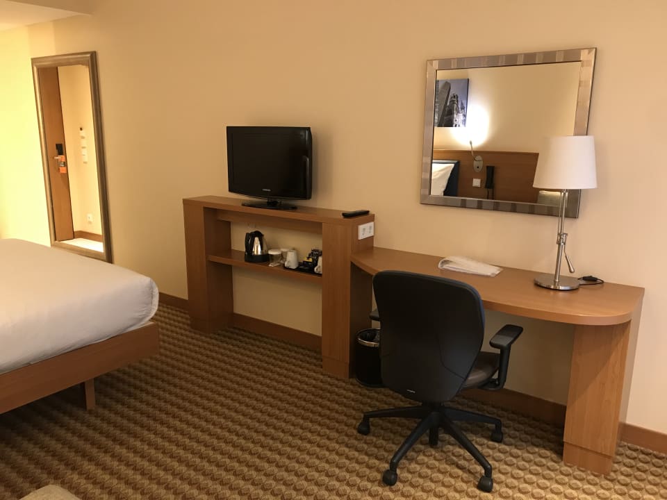 Zimmer Hampton by Hilton Berlin City West