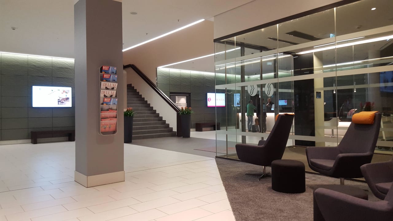 Hoteleingangsbereich HYPERION Hotel Hamburg