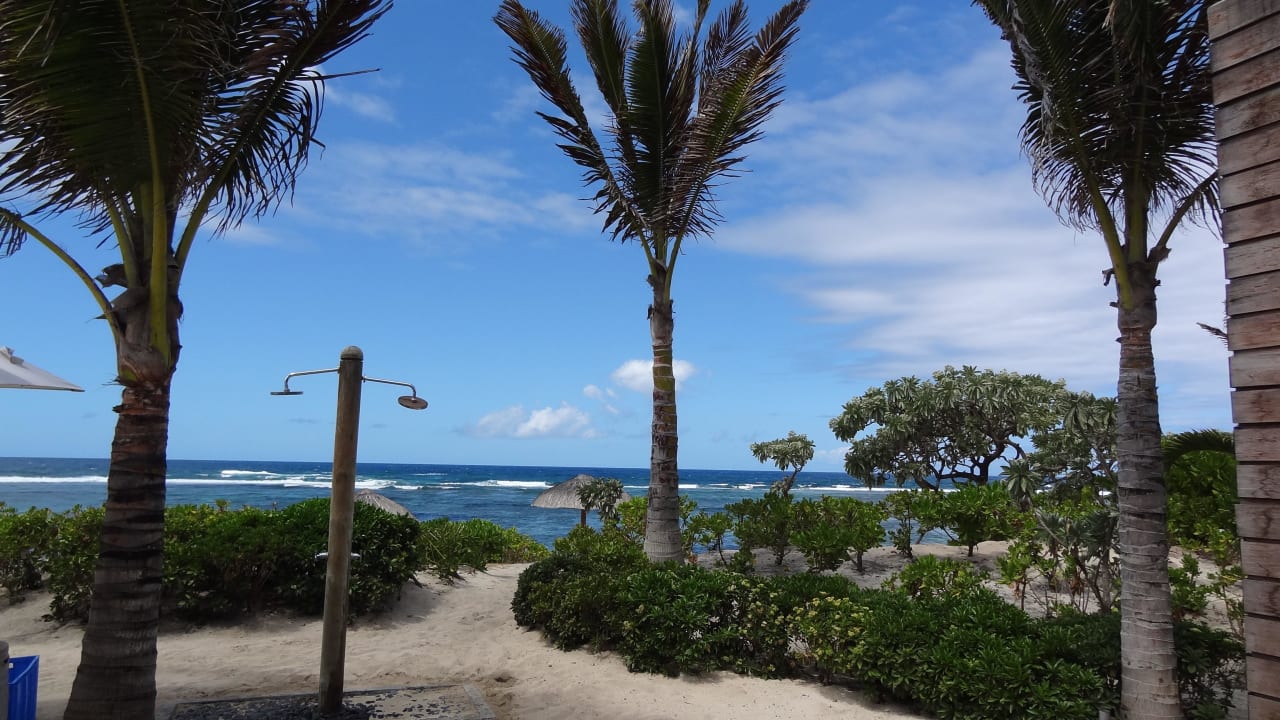 Blick von der Strandbar zum Meer Radisson Blu Poste Lafayette Resort & Spa - Adults only