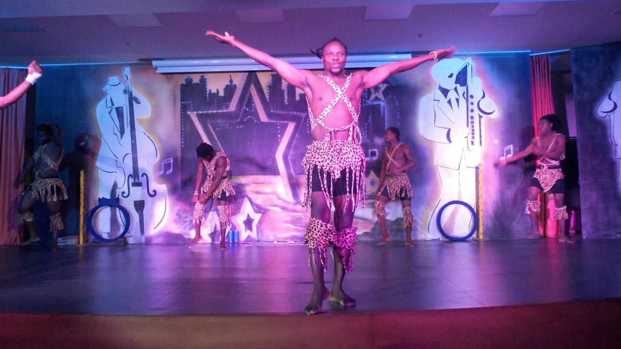 Keniatische Artisten Adalya Ocean Deluxe