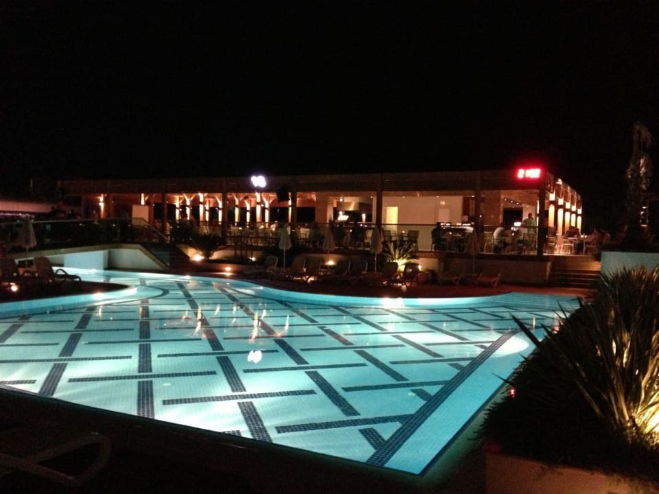 Pool 1 bei Nacht Sentido Trendy Verbena Beach