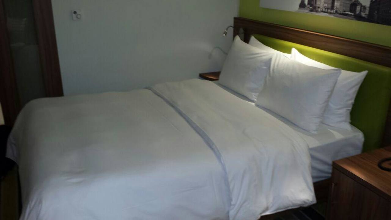 Doppelbett  Hampton by Hilton Warsaw City Centre