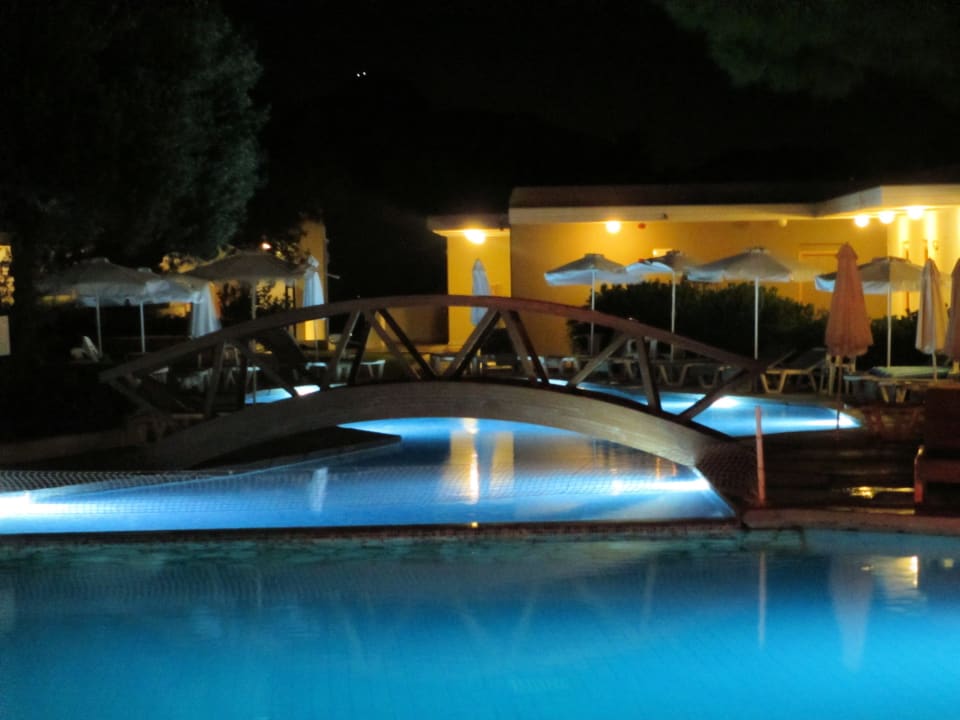Aktionspool- und 40cm Kinderpool alltoura Club Hotel Porto Angeli Beach Resort