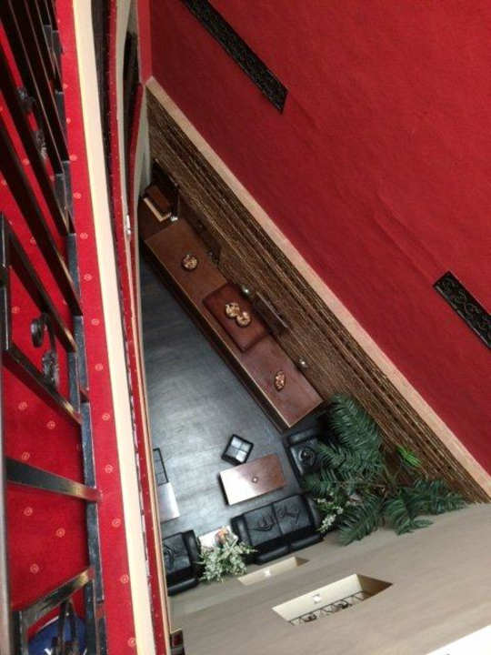 Innen offen vor den Zimmern zur Bar Le Boutique Hotel Moxa