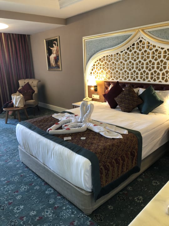 Zimmer Royal Taj Mahal Hotel