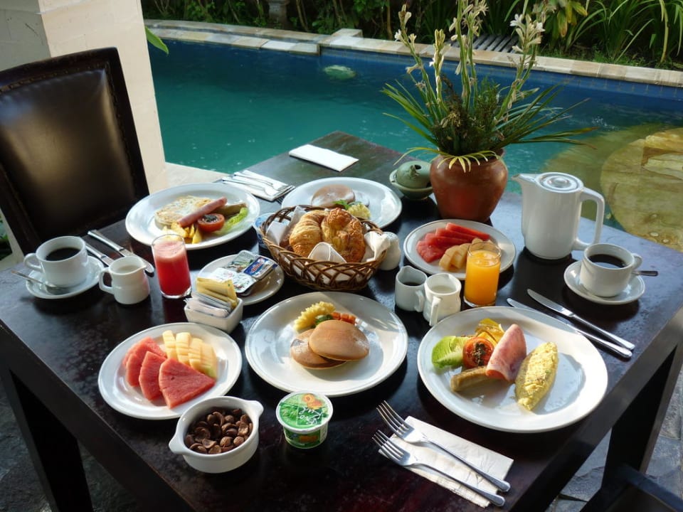 Frühstück in der Villa Furama Villas & Spa Ubud