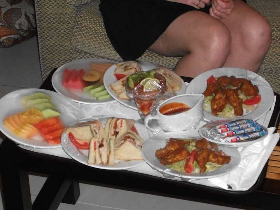 Leckere Snacks vom Room Service - inklusive! Sandos Playacar Beach Resort