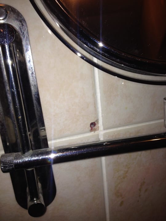 Löcher in den Fliesen im Bad! Pickalbatros Aqua Park Resort - Hurghada