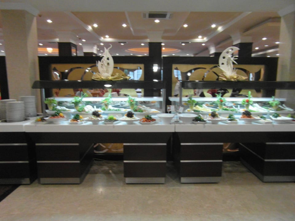 Deel van het koudbuffet Hotel Terrace Beach Resort