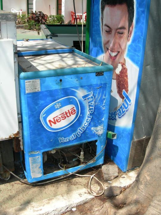 Eistruhe am Pool Hotel Bungalows Duna Flor