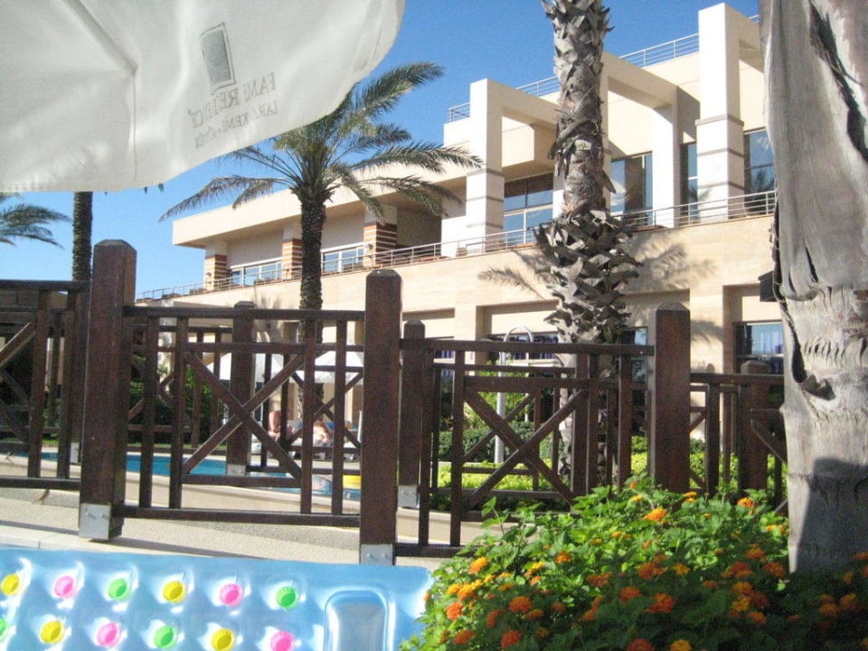 Ausblick auf den Pool Fame Residence Lara & Spa