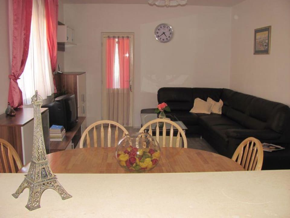 Peony Rose Suite Living room Rooms Sunce Island Residence