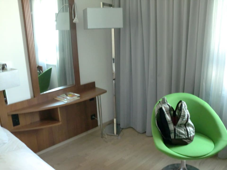 Zimmer Hotel NH Hamburg Altona
