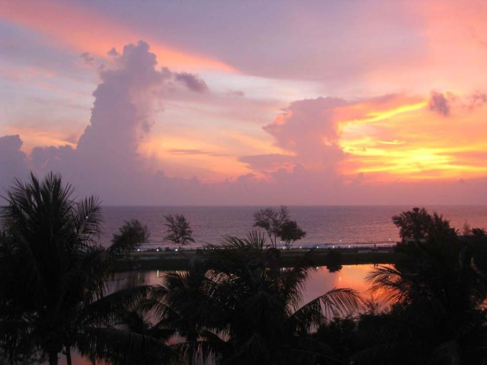 Und noch ein Sonnenuntergang Best Western Phuket Ocean Resort