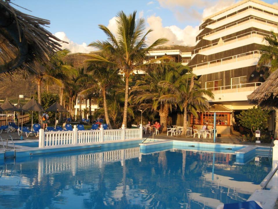 Pool und Hotel Melia La Palma Hotel