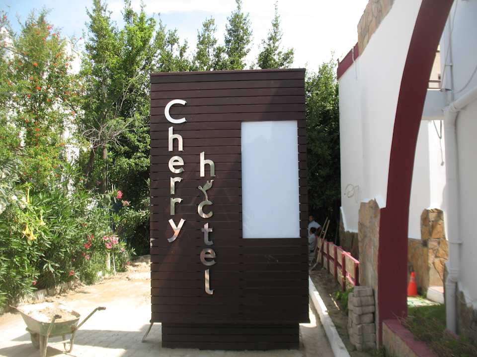 Reklama hotelu Club Cherry hotel