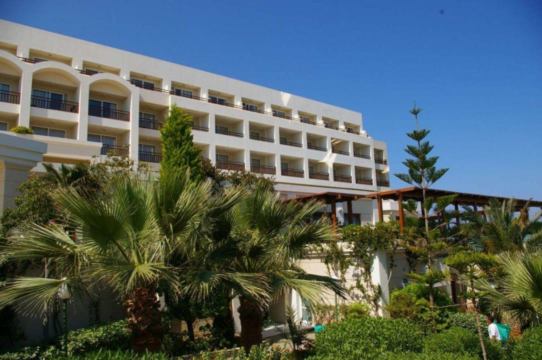 Restauracja na tarasie Iberostar Waves Creta Panorama & Mare